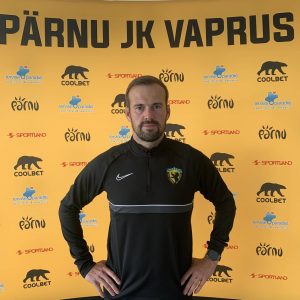 Read more about the article Pärnu JK Vaprus U21 treeneritetiimiga liitus abitreeneri rollis Henri Rüütli!